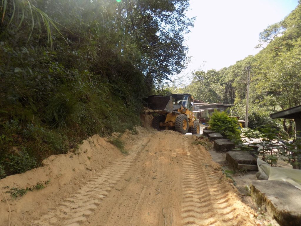 Road Clearing of Several FMR in Bokod, Benguet 5