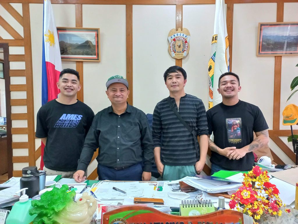 LOCAL INFLUENCERS PAY A COURTESY VISIT